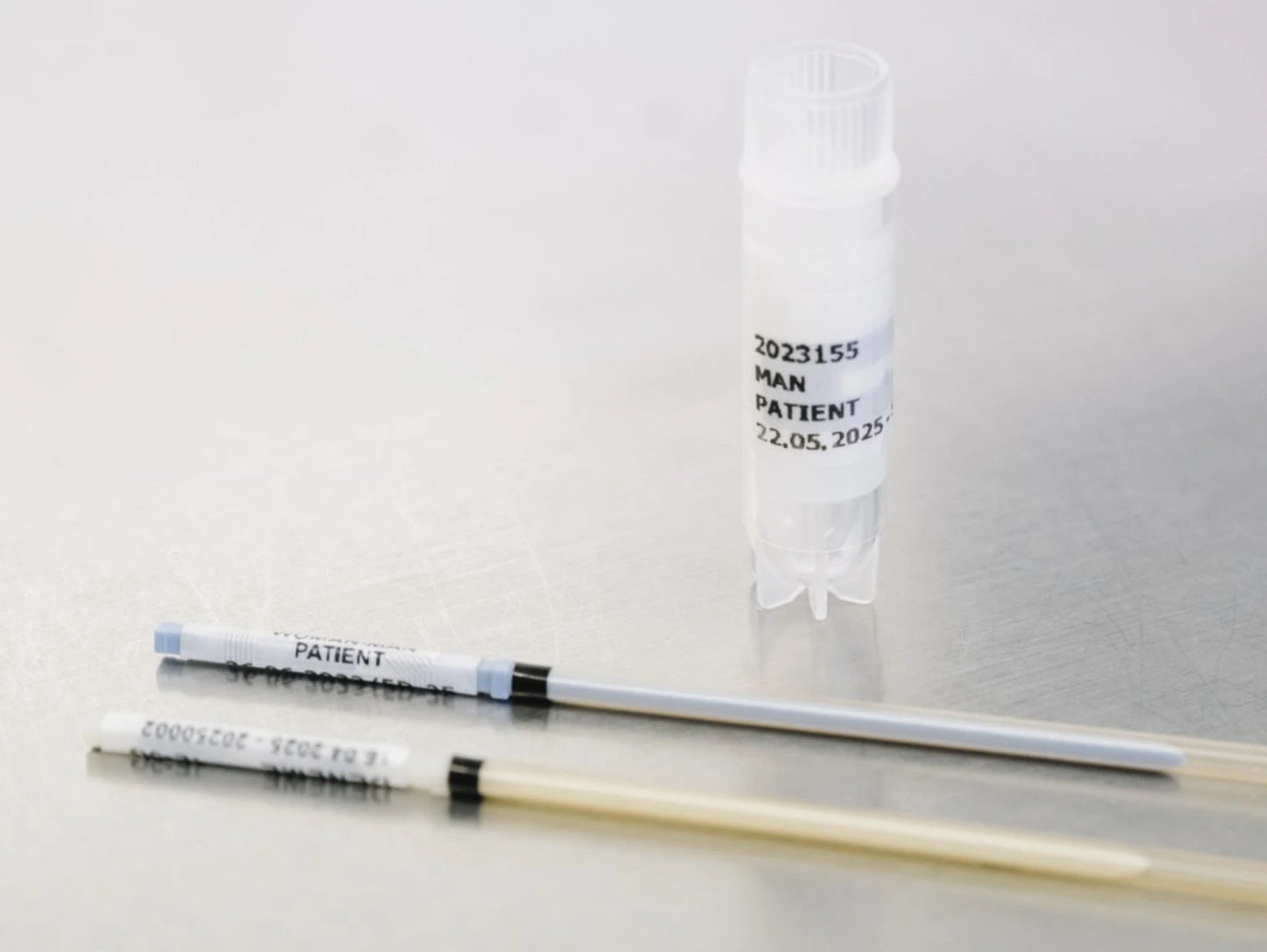 Tank Controls patient straws with attached RFID cryo-labels used in IVF laboratories